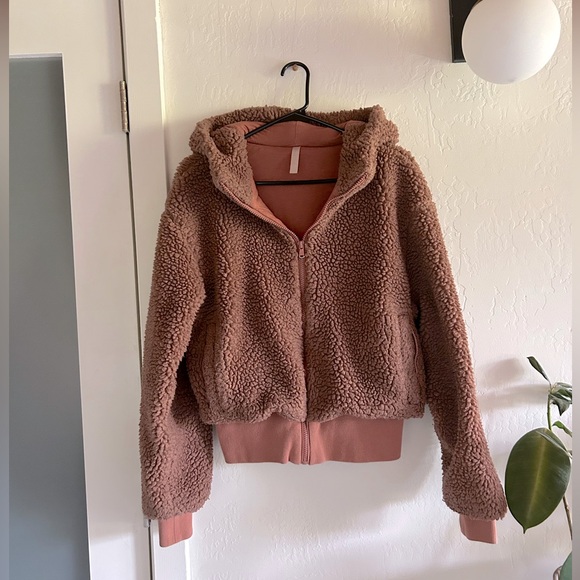 Fabletics Summit Teddy Jacket, Toffee, size Small - Picture 4 of 5